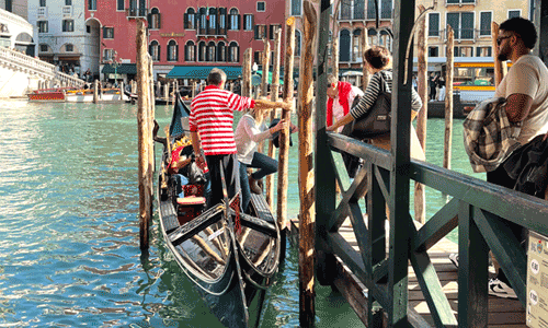 Featured-traveljus-light-of-venice